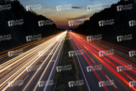 Symbolfoto Autobahn