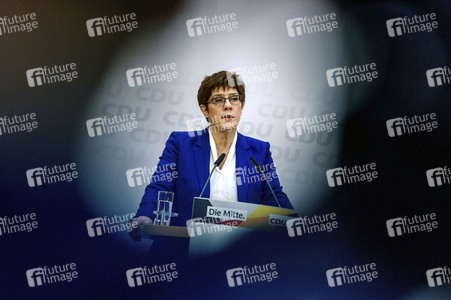 Pressekonferenz mit Annegret Kramp-Karrenbauer in Berlin