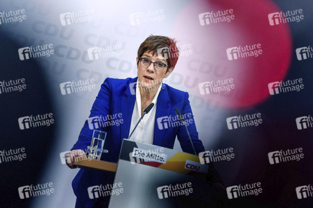 Pressekonferenz mit Annegret Kramp-Karrenbauer in Berlin