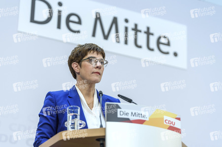 Pressekonferenz mit Annegret Kramp-Karrenbauer in Berlin
