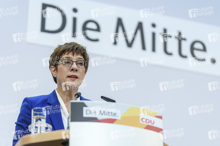 Pressekonferenz mit Annegret Kramp-Karrenbauer in Berlin