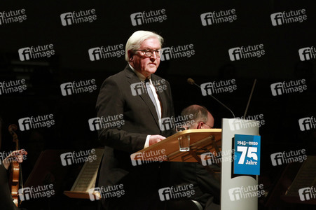 Gedenkveranstaltung zum 75. Jahrestag der Zerstörung Dresdens in Dresden