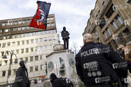 Gegendemo der Antifa in Köln