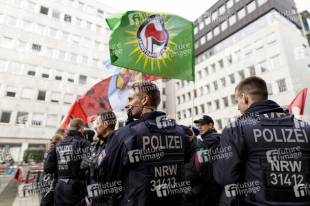 Gegendemo der Antifa in Köln