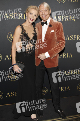 Bond-Party in Hamburg