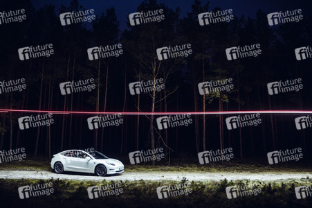 Ein Tesla Model 3 in Grünheide