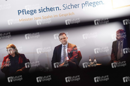 Podiumsgespräch 'Pflege sichern. Sicher pflegen' in Düren