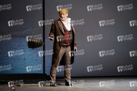 Theaterpremiere 'Affe' in Berlin