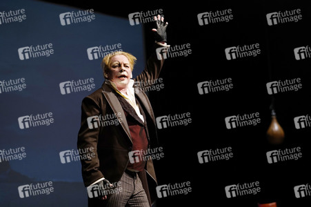 Theaterpremiere 'Affe' in Berlin