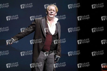 Theaterpremiere 'Affe' in Berlin