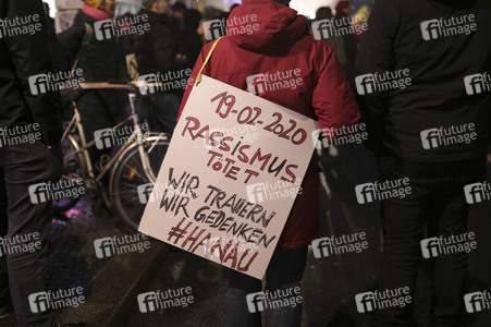 Demonstration in Gedenken an die Opfer vom rechtsextremen Anschlag von Hanau in Berlin