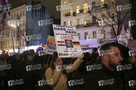 Demonstration in Gedenken an die Opfer vom rechtsextremen Anschlag von Hanau in Berlin