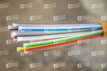 Symbolfoto Glasfaserkabel