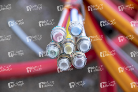 Symbolfoto Glasfaserkabel