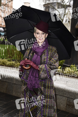 Launch des 'Scenes in the Square' Statuen-Weg in London