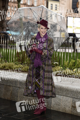 Launch des 'Scenes in the Square' Statuen-Weg in London