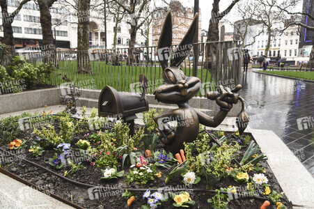 Launch des 'Scenes in the Square' Statuen-Weg in London