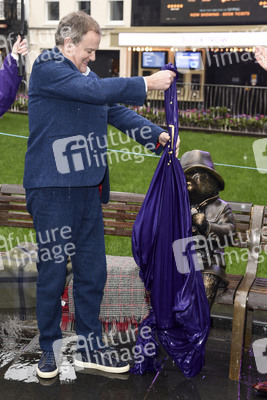 Launch des 'Scenes in the Square' Statuen-Weg in London