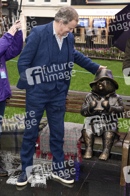 Launch des 'Scenes in the Square' Statuen-Weg in London