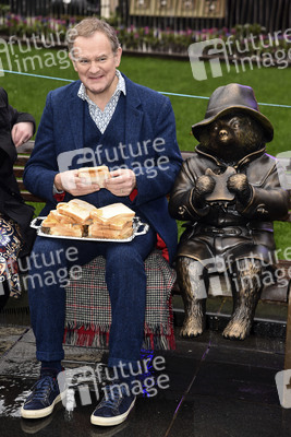 Launch des 'Scenes in the Square' Statuen-Weg in London