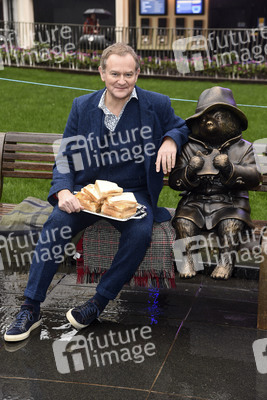 Launch des 'Scenes in the Square' Statuen-Weg in London