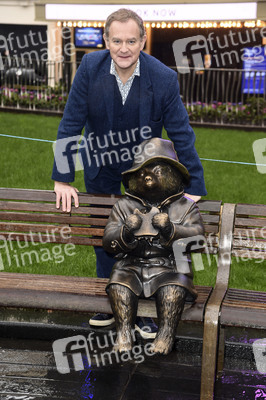 Launch des 'Scenes in the Square' Statuen-Weg in London