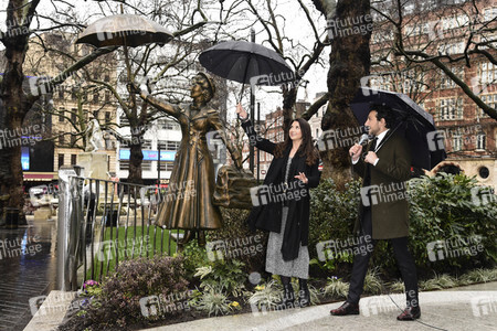Launch des 'Scenes in the Square' Statuen-Weg in London