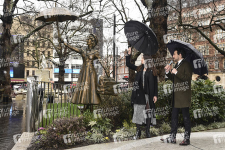 Launch des 'Scenes in the Square' Statuen-Weg in London