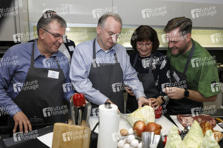 Benefizkochen mit Ministerpräsident Reiner Haseloff in Halle