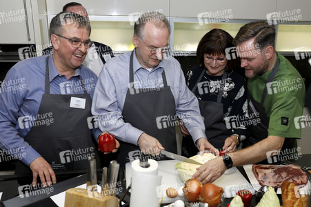 Benefizkochen mit Ministerpräsident Reiner Haseloff in Halle