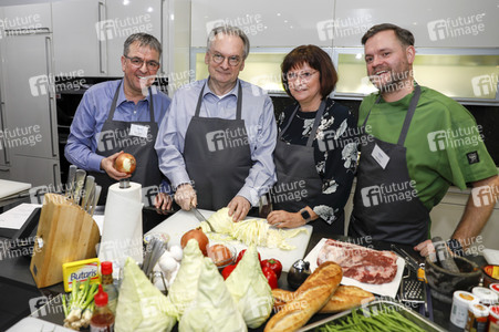 Benefizkochen mit Ministerpräsident Reiner Haseloff in Halle
