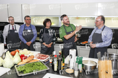 Benefizkochen mit Ministerpräsident Reiner Haseloff in Halle
