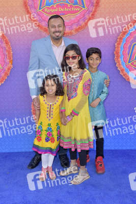 Serienpremiere 'Mira, Royal Detective' in Burbank