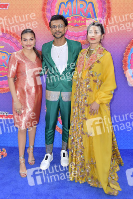 Serienpremiere 'Mira, Royal Detective' in Burbank