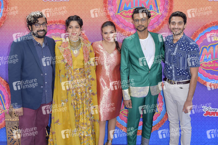 Serienpremiere 'Mira, Royal Detective' in Burbank