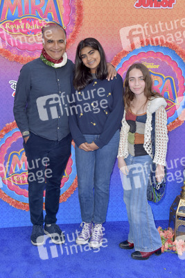 Serienpremiere 'Mira, Royal Detective' in Burbank