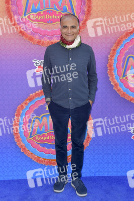 Serienpremiere 'Mira, Royal Detective' in Burbank