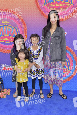 Serienpremiere 'Mira, Royal Detective' in Burbank