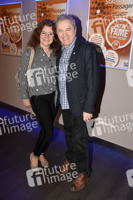 Enthüllung der neuen Sterne für den Sky of Fame in München