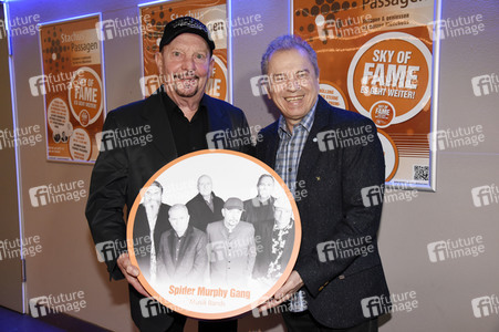 Enthüllung der neuen Sterne für den Sky of Fame in München