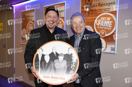 Enthüllung der neuen Sterne für den Sky of Fame in München