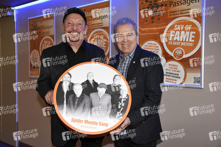 Enthüllung der neuen Sterne für den Sky of Fame in München