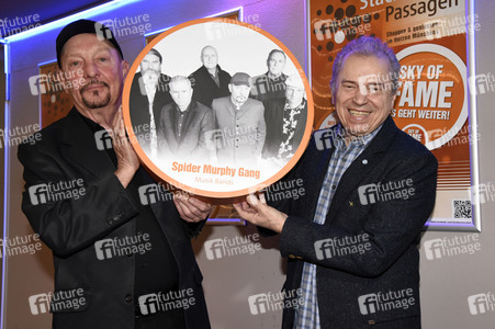 Enthüllung der neuen Sterne für den Sky of Fame in München