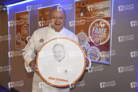 Enthüllung der neuen Sterne für den Sky of Fame in München