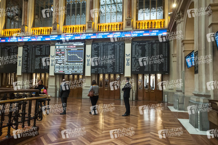 Aktienindex IBEX 35 sinkt auf Niedrigststand in Madrid