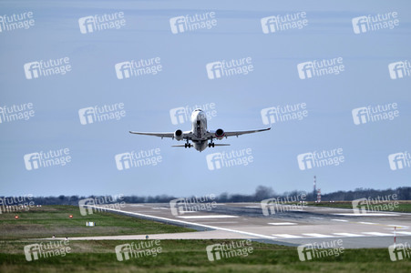 Symbolfoto Coronavirus Auswirkungen am Flughafen Hannover