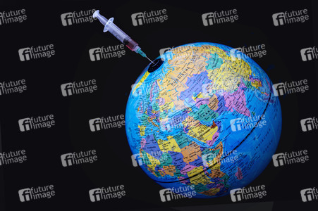 Symbolfoto Impfstoff für die Welt