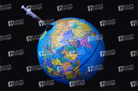 Symbolfoto Impfstoff für die Welt