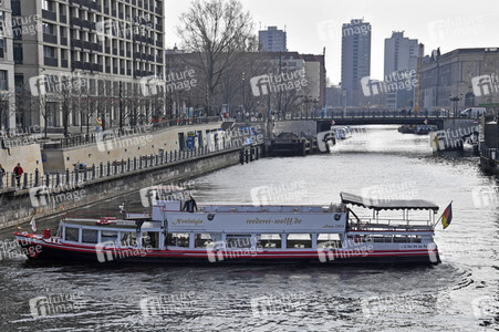 Ausflugsziele nach Schließung zum Schutz gegen die Ausbreitung des Corona-Virus in Berlin
