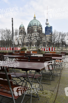 Ausflugsziele nach Schließung zum Schutz gegen die Ausbreitung des Corona-Virus in Berlin
